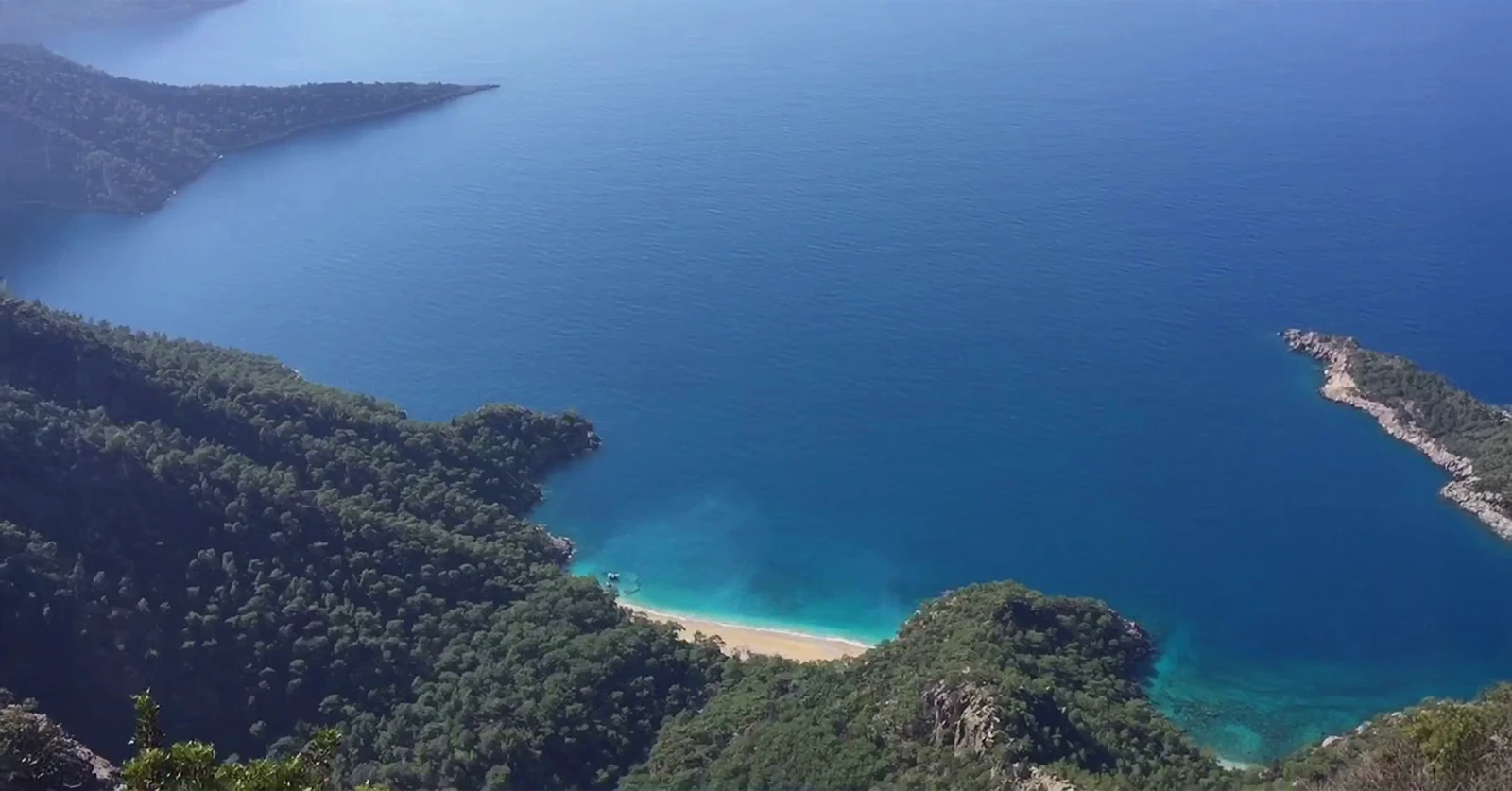 3. Fethiye: Yediburunlar ve Saklı Koylar (Deniz Kenarında Adrenalin)